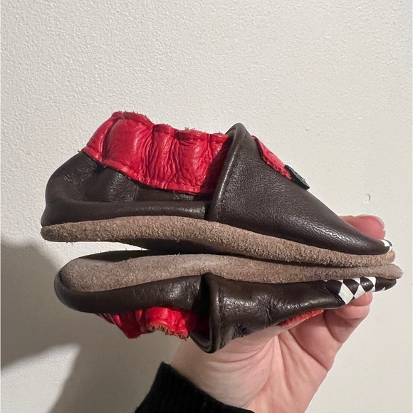 3/$10 Robeez Soft Soles Speedy Baby Shoes with Race Cars - Picture 9 of 9